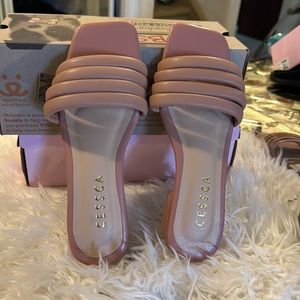 LOW HEEL SLIPPERS SIZE 8 NEW NEVER WORN